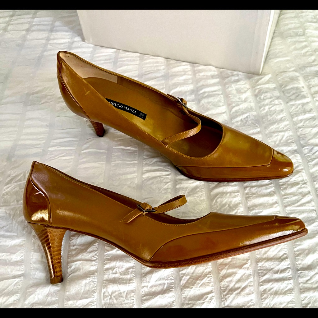 Bruno Magli Brown Shoes 3 Inches 1/4 Heels